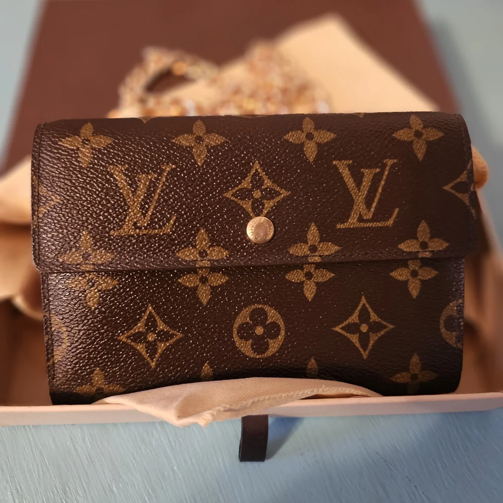 Louis Vuitton Porte Tresor Etui Papiers Monogram Wallet - Picture 3 of 15